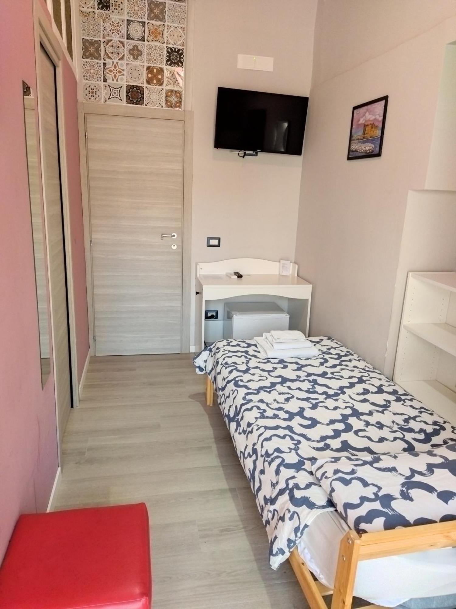 Hotel La Sosta Napoli Esterno foto